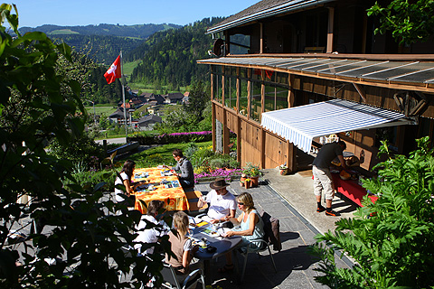 Breakfast in our garden 02